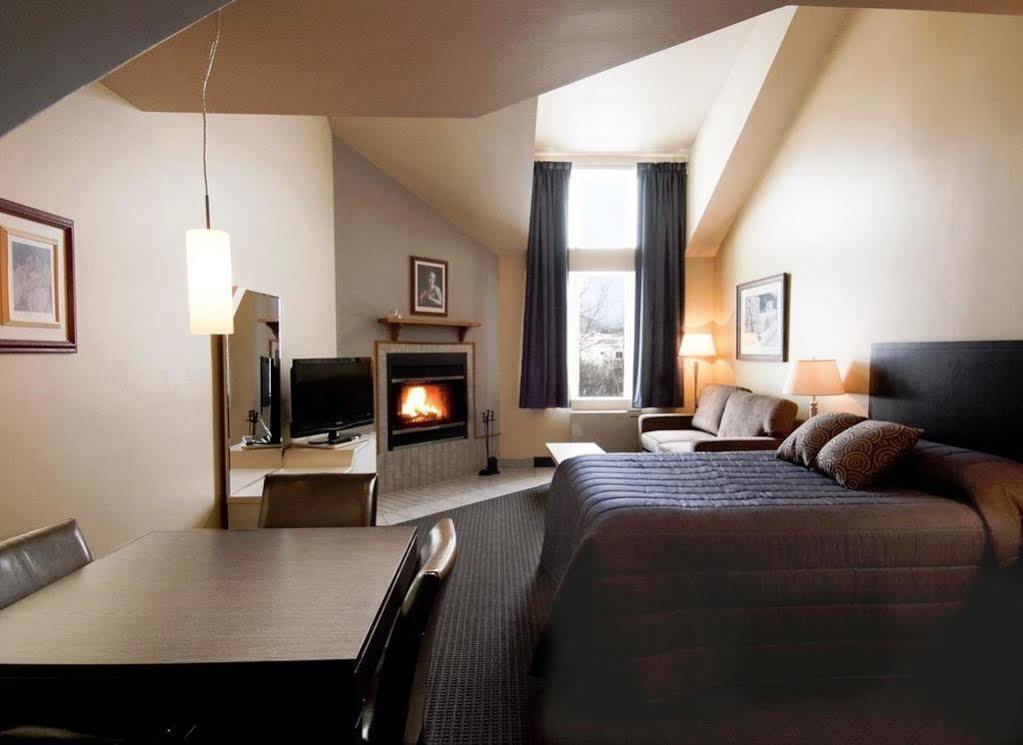 Hotel Vacances Tremblant Мон-Трамблан Екстер'єр фото