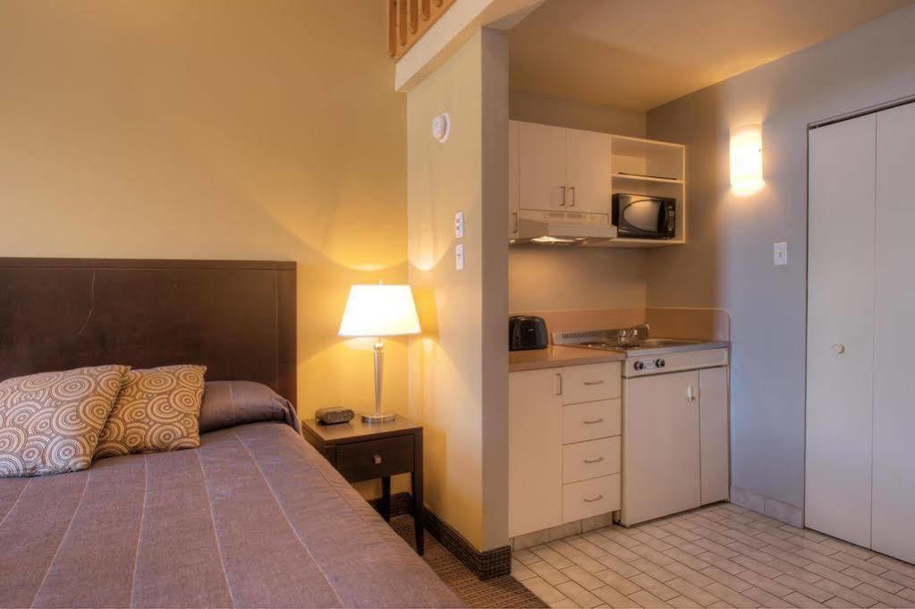 Hotel Vacances Tremblant Мон-Трамблан Екстер'єр фото
