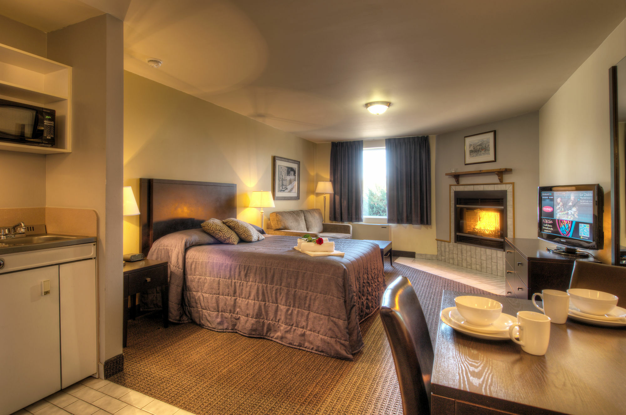 Hotel Vacances Tremblant Мон-Трамблан Екстер'єр фото